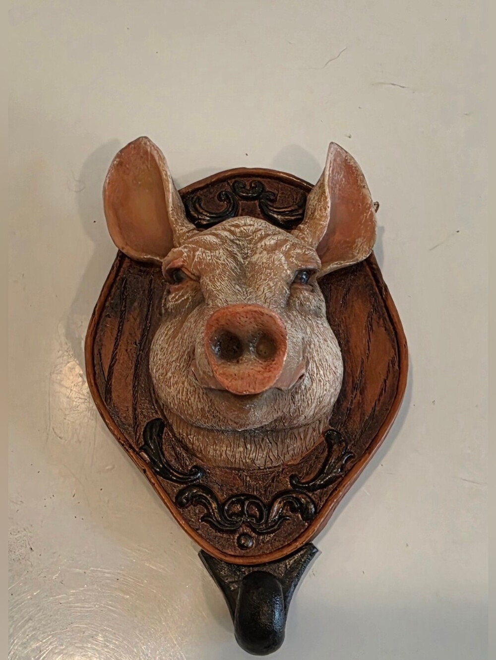 Vintage Style Resin Pig Head Wall Hook